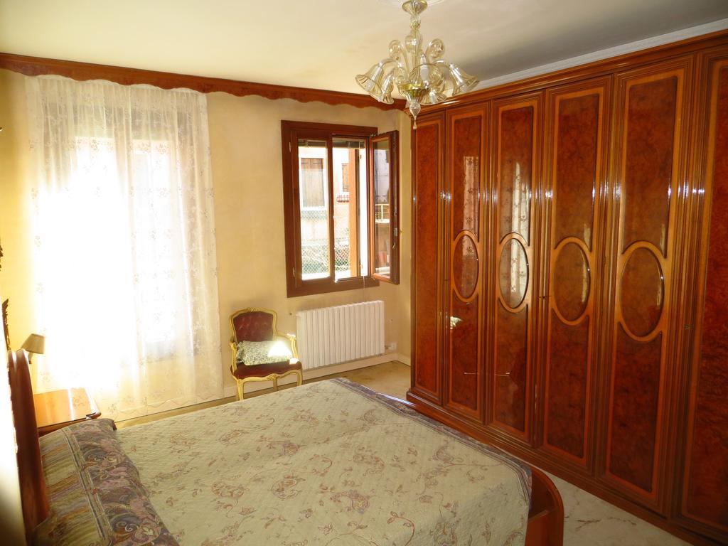 Asteria Venetian Suite Pokoj fotografie